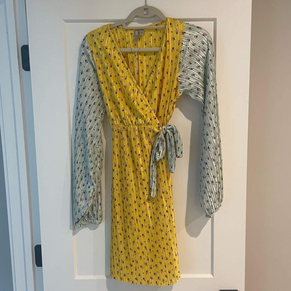 NWT ASOS Maternity Wrap Dress size US 6